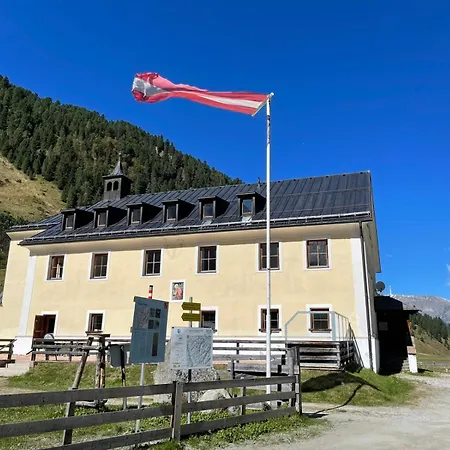 Inn Alpengasthof Luesens - Bergsteigerhaus